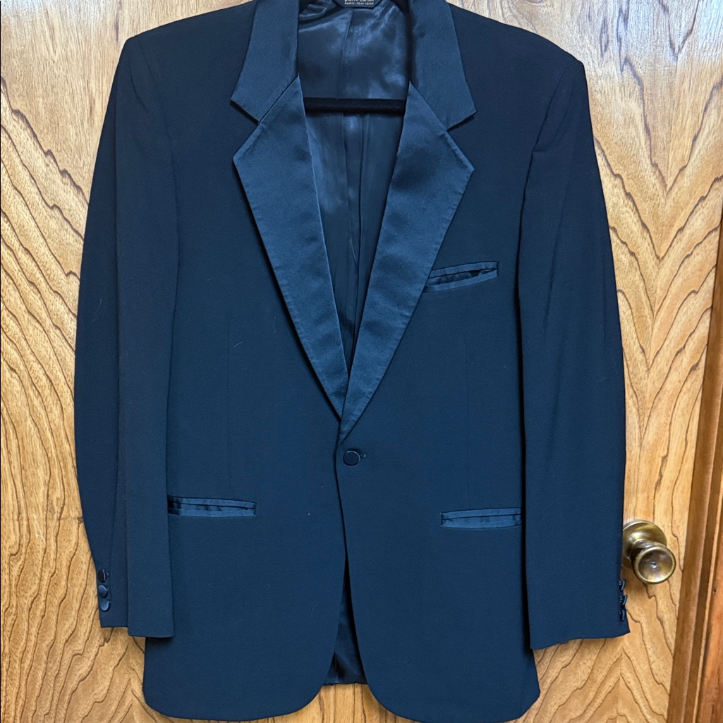 Vintage Pierre Cardin Tuxedo Suit Jacket 40 Long With Cumberbund.